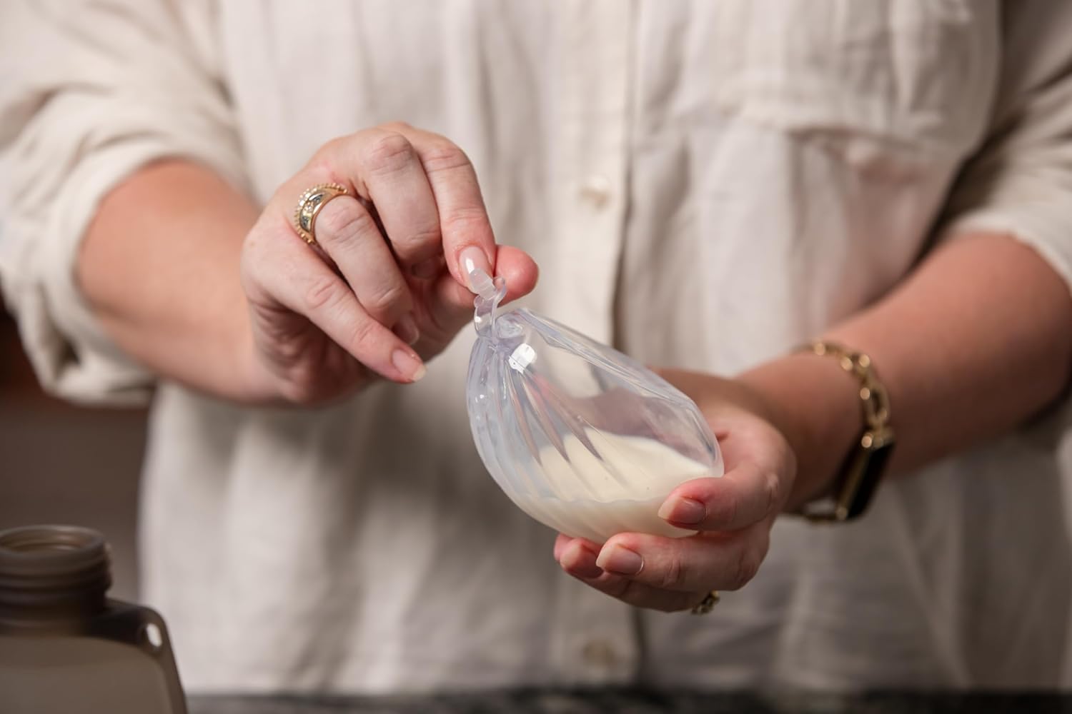 HAAKAA Shell Wearable Hands-Free Manual Breast Pump/Milk Collector (2.5 oz/75 ml, 4 oz/120 ml) – 4 Ounce - 1PK